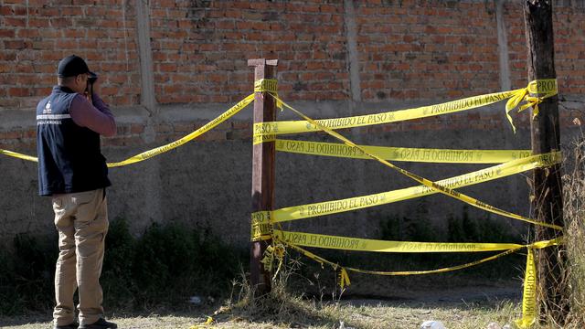 27 hacked-up bodies discovered in Mexico near U.S. border after anonymous tip