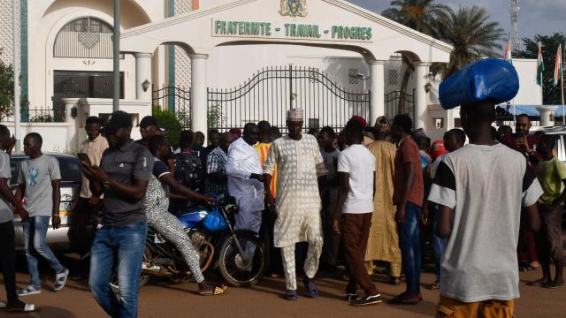 Niger "coup bid" sees President Mohamed Bazoum defiant but detained by his own guard