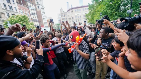 New York's Union Square erupts in chaos as live streamer's giveaway goes awry