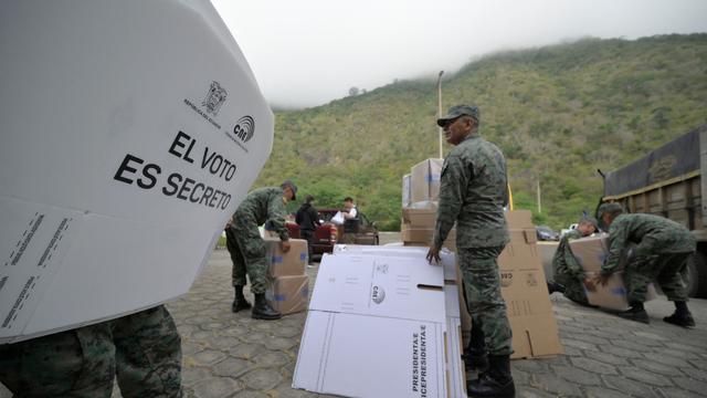 Ecuadorians head to the polls just weeks after presidential candidate assassinated