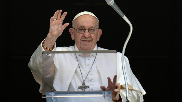 Pope Francis blasts "backwards" U.S. conservatives, "reactionary attitude" in U.S. church