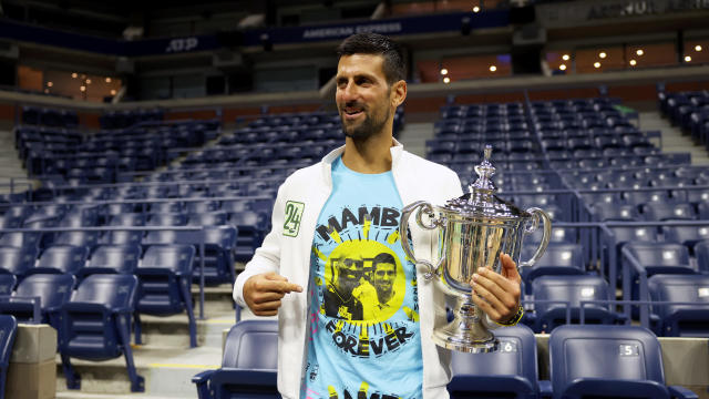 Novak Djokovic honors the late Kobe Bryant after his 24th Grand Slam win