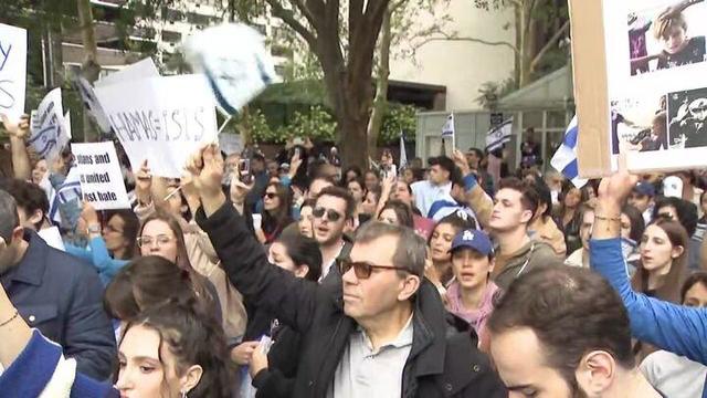 Pro-Israel, pro-Palestine supporters hold demonstrations in Times Square, outside United Nations