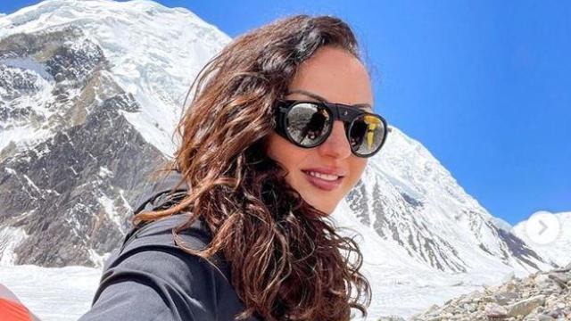 U.S. climber Anna Gutu and her guide dead, 2 missing after avalanches hit Tibetan mountain