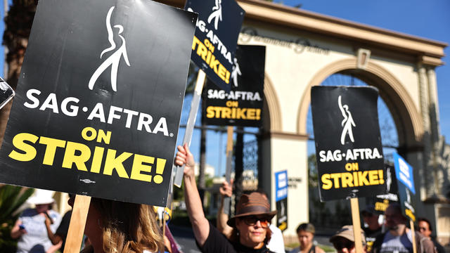 SAG-AFTRA reaches tentative agreement with Hollywood studios in a move to end nearly 4-month strike