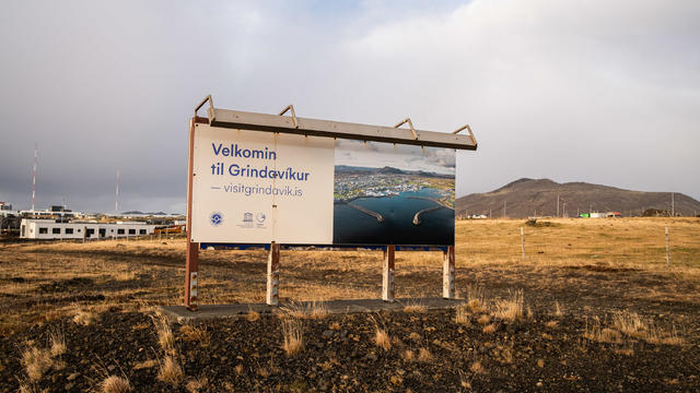 Icelandic town evacuated over risk of possible volcanic eruption