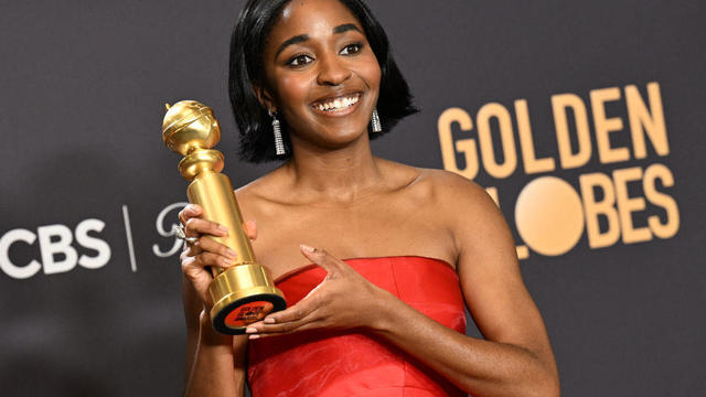 At Golden Globes, Ayo Edebiri of "The Bear" thanks her agent's assistants, "the people who answer my emails"