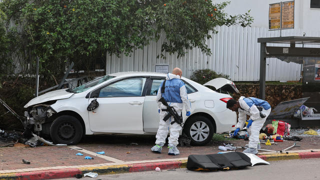 Israel "terrorist ramming attack" in Raanana leaves 1 dead and 2 Palestinian suspects detained