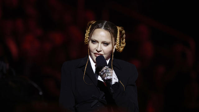 Madonna sued over late concert start time