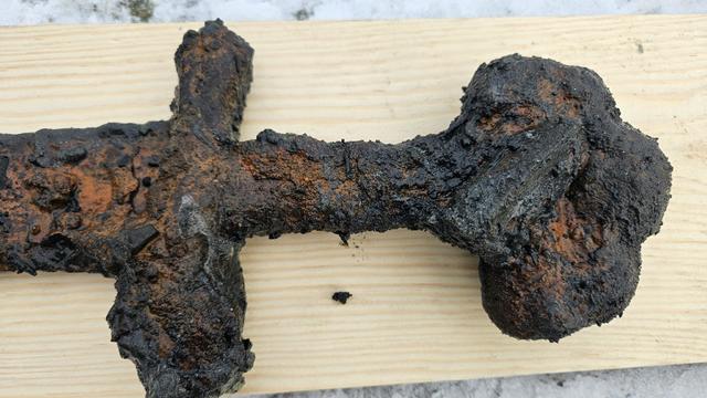 Ancient sword with possible Viking origins and a mysterious inscription found in Polish river