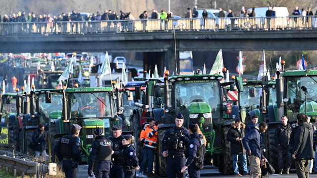 France farmers protests see 79 arrested as tractors snarl Paris traffic