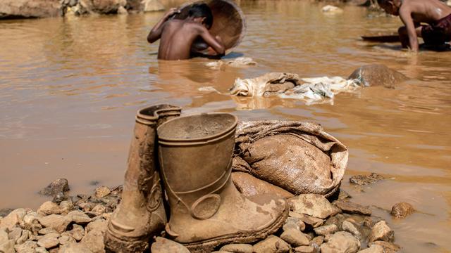 Venezuela pit mine collapse reportedly leaves dozens of people buried in mud