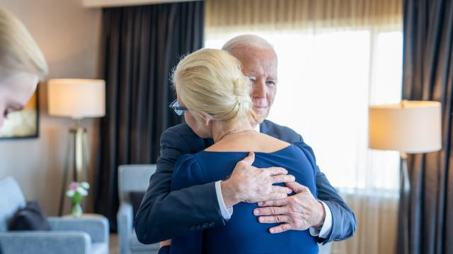 Biden meets with Alexey Navalny's wife and daughter to express "heartfelt condolences"