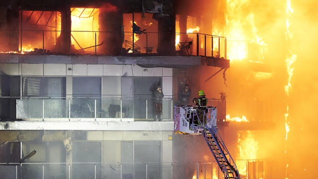 Fire traps residents in two high-rise buildings in Valencia, Spain, killing at least 4, officials say