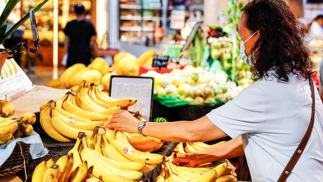 Climate change will make bananas more expensive. Here's why some experts say they should be already.