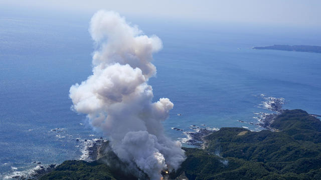 Commercial rocket seeking to be Japan's first to boost satellite into orbit is blown up right after liftoff