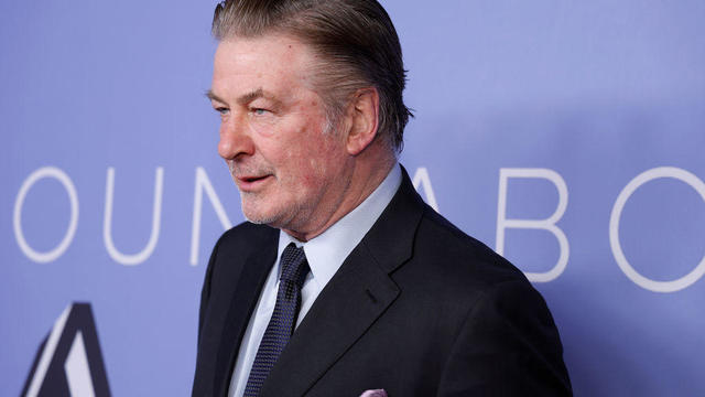 Alec Baldwin asks judge to dismiss involuntary manslaughter charge in "Rust" shooting