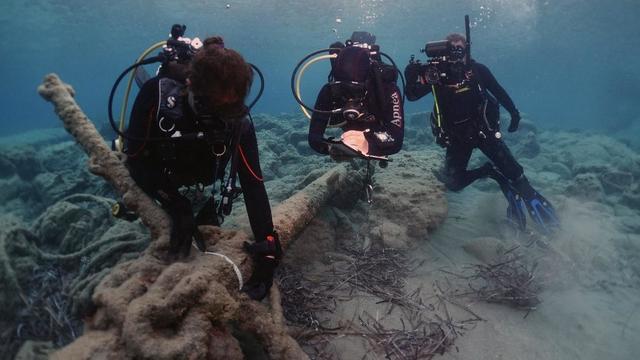 10 shipwrecks dating from 3000 BC to the World War II era found off the coast of Greece