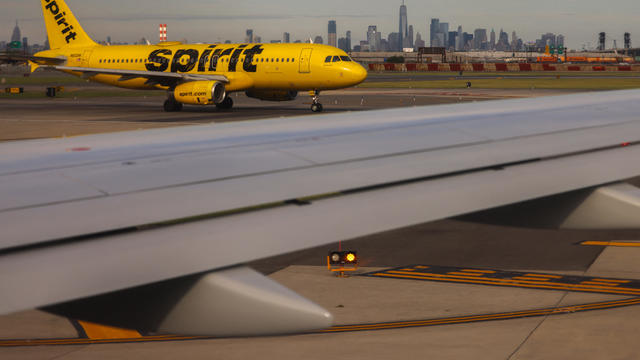 Spirit Airlines passengers told to put on life vests after possible mechanical issue on Florida-bound flight: "Nerve racking"