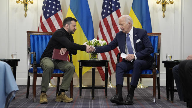 Biden apologizes to Ukrainian President Zelenskyy for holdup on military aid: "We're still in"