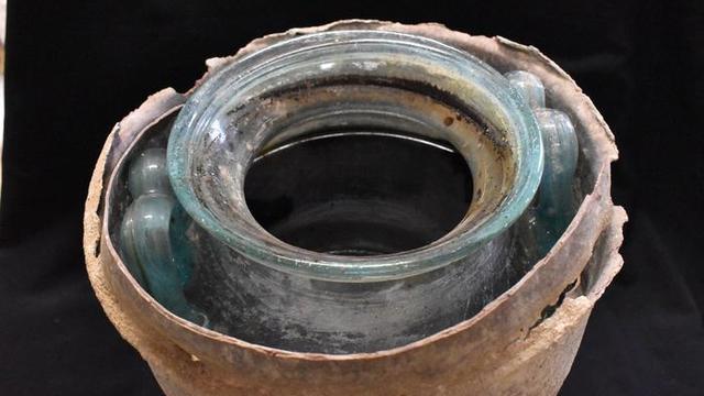 Archaeologists find 2,000-year-old wine in Spanish tomb: "Oldest wine ever discovered"