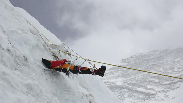 Mount Everest's melting ice reveals bodies of climbers lost in the "death zone"