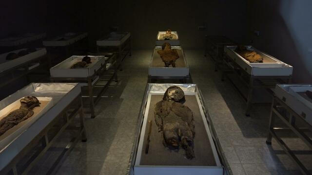 Archaeologists in Chile race against time, climate change to preserve ancient mummies