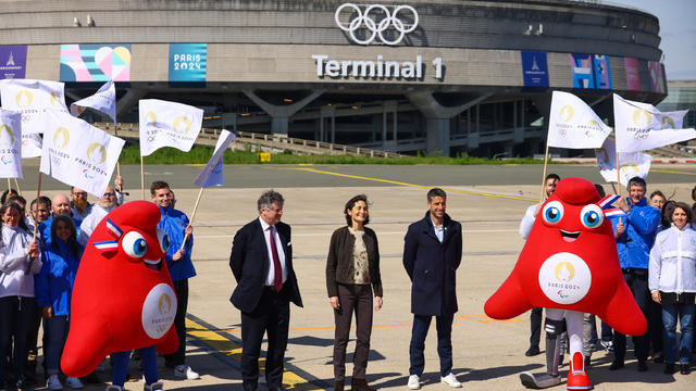 French airport worker unions call for strike right before Paris Olympics