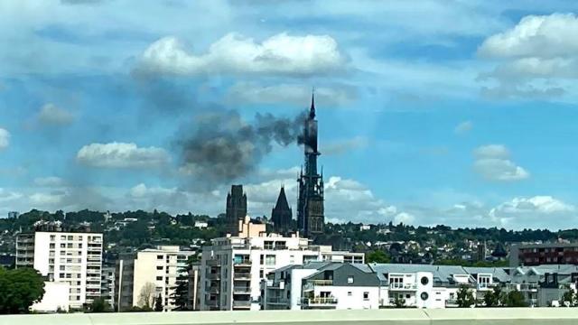 Fire breaks out in spire of Rouen Cathedral in northwest France