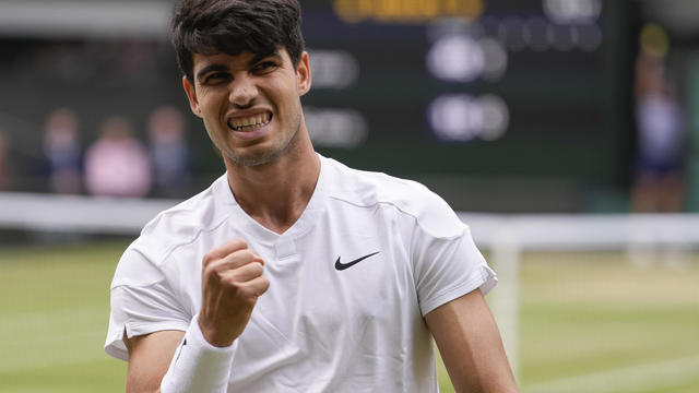 Carlos Alcaraz beats Novak Djokovic at Wimbledon men's final to win fourth Grand Slam title