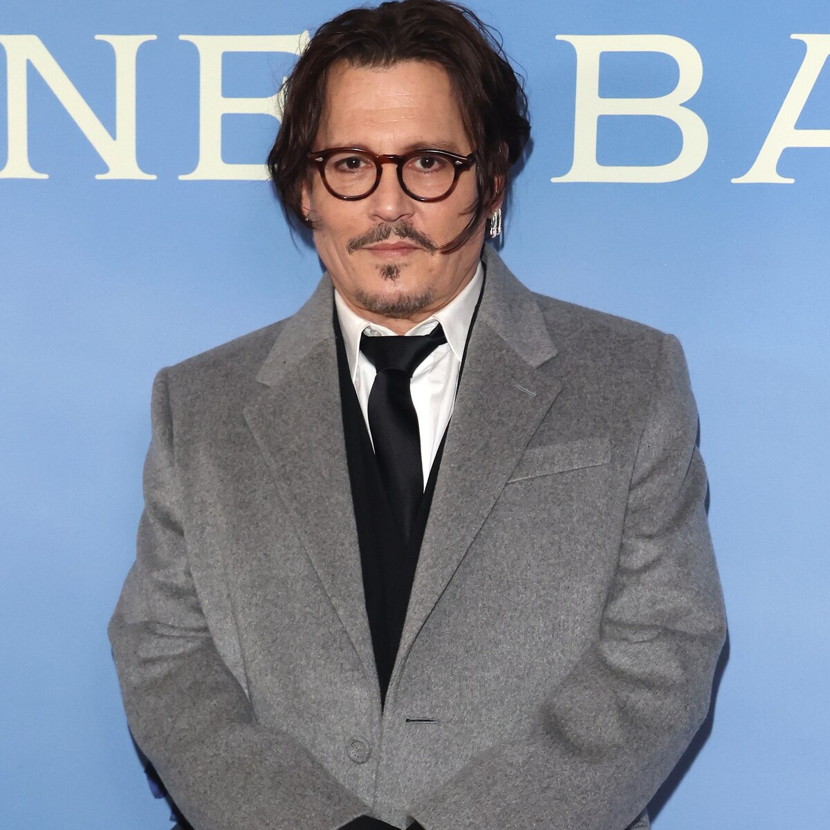 Johnny Depp Is Dating Model Yulia Vlasova