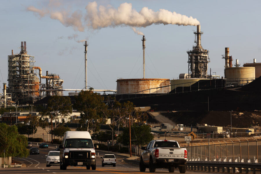 California Still Has No Plan to Phase Out Oil Refineries