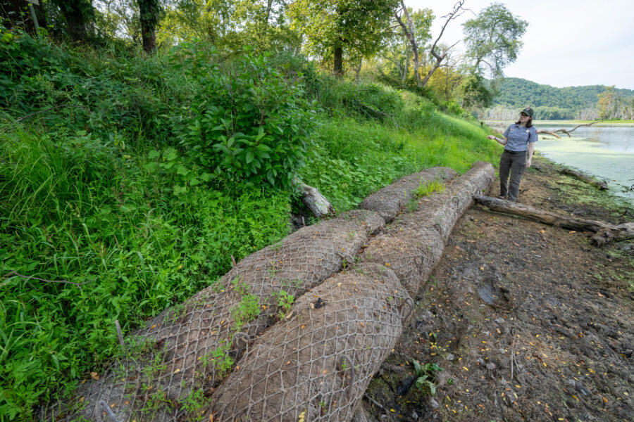 On the Wisconsin-Iowa Border, the Mississippi River Is Eroding Sacred Indigenous Mounds